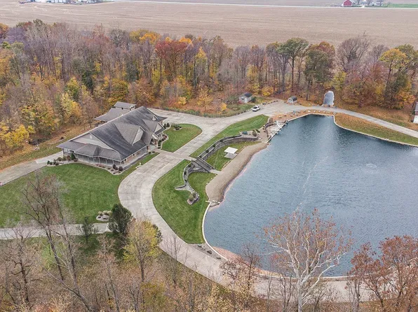 2777 6th Rd, Bremen, IN 46506