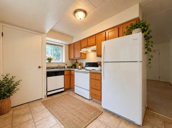 va, 600 Virginia Ave APT F, Oakmont, PA 15139