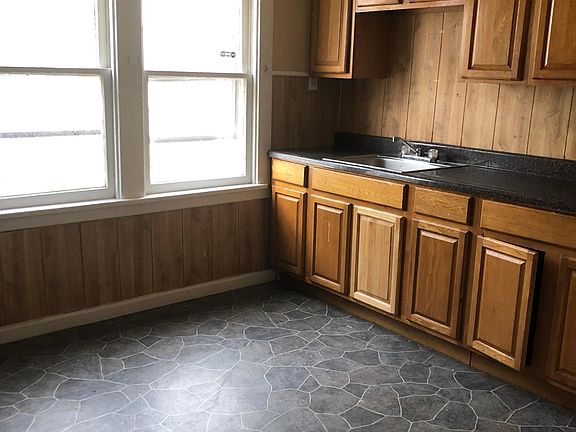 4th image of 543 Stockbridge Ave