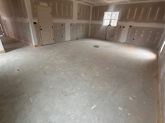 4th image of 253 Barberry Rd