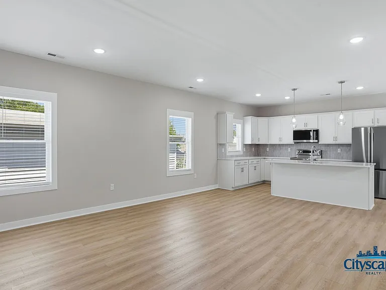3102 P St #B — Photo 6