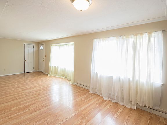 5th image of 835 Irving Park Blvd