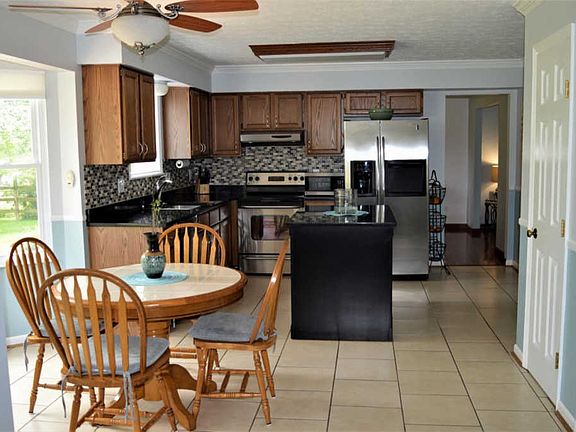 3rd image of 5561 Hollyhock Ct