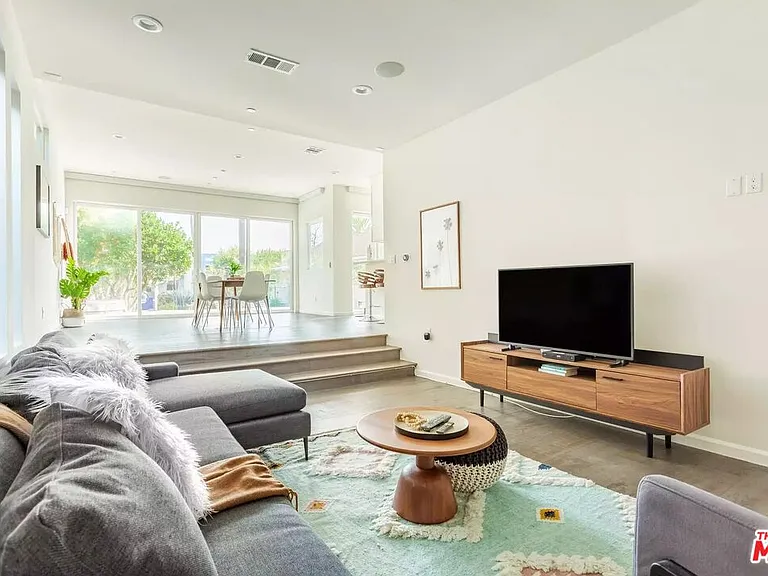 611 Flower Ave — Photo 11
