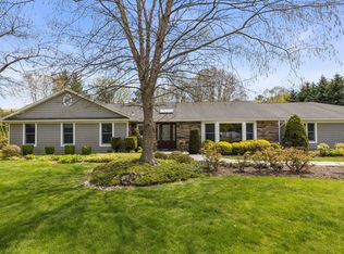 101 Yukon Dr, Woodbury, NY 11797