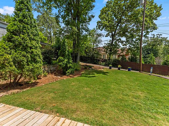 5th image of 504 Devon Dr