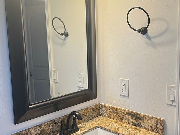 5th image of 658 Grand Fir Ave #2