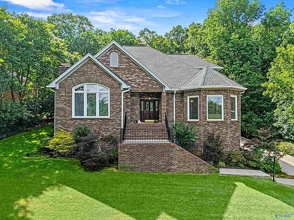 2nd image of 10021 Windy Wood Dr SE