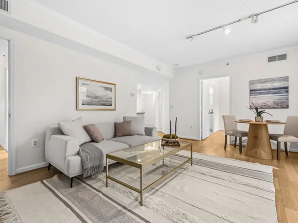 3830 9th St N APT 109W, Arlington, VA 22203