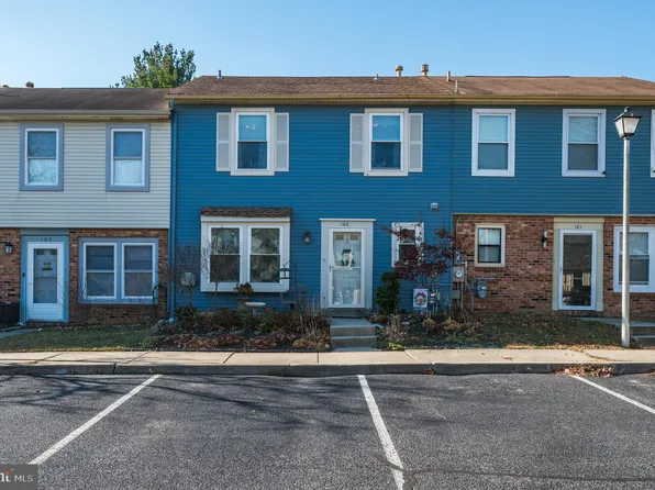 102 Roberts Ln, Marlton, NJ 08053