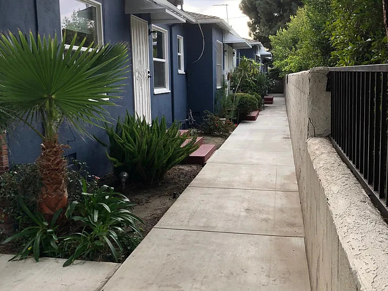 4015 Jackson Ave — Photo 16