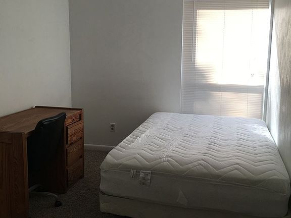 3rd image of 1319 Bradley Dr