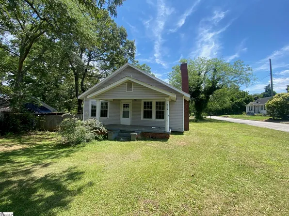 719 Chestnut St, Laurens, SC 29360