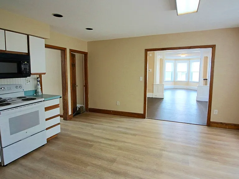 21 Hazel St #1 — Photo 6