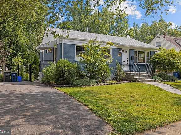 4th image of 4108 Mitscher Ct