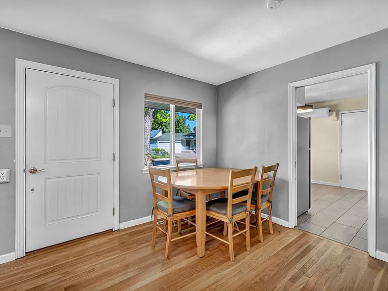 620 Belgrave Ave — Photo 11