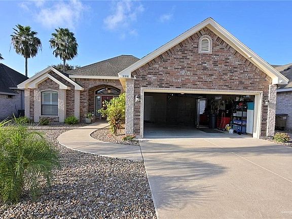 2nd image of 3516 Clubhouse Dr