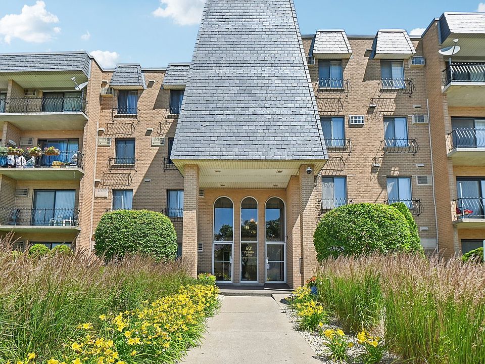 1st image of 931 Arquilla Dr #131