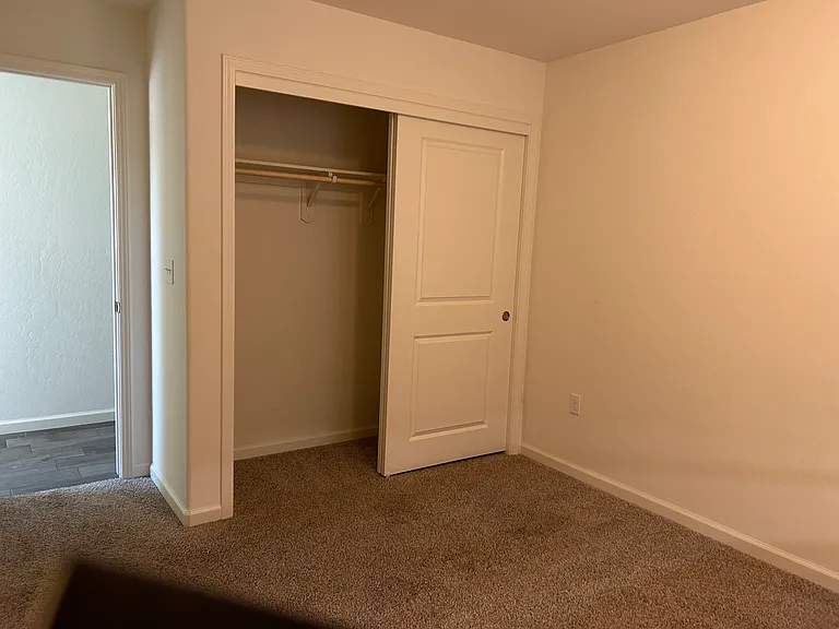 2146 W Escher Dr — Photo 7