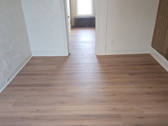 2nd image of 524 Jefferson Ave #6