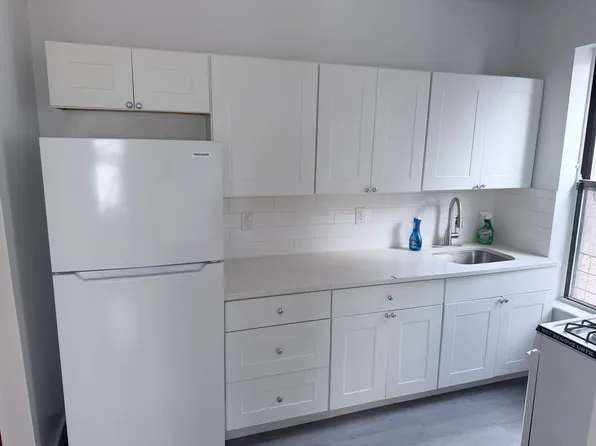 8678 Bay Pkwy APT C4, Brooklyn, NY 11214