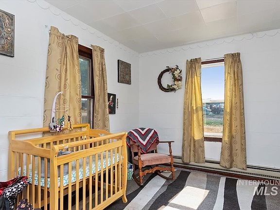 5th image of 1184 Gem Ave