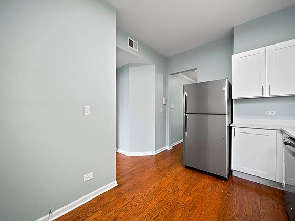 5th image of 1244 W Sunnyside Ave #1
