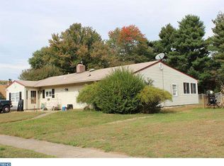 306 Dogwood Dr, Levittown, PA