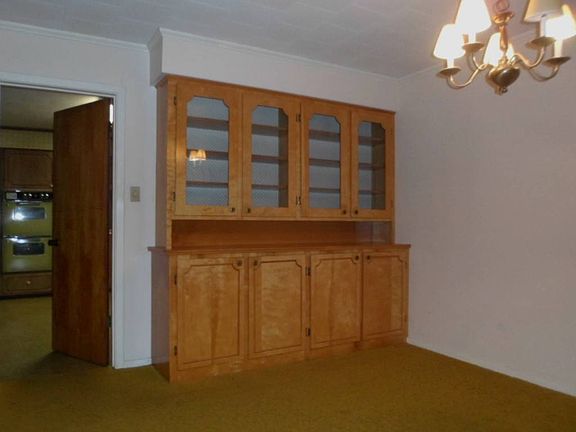 3rd image of 1607 Elm St