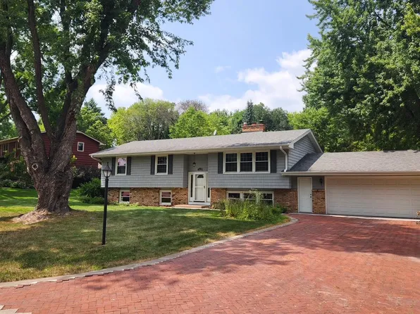 17610 24th Ave N, Plymouth, MN 55447
