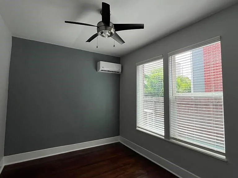 1207 W Gray St #1 — Photo 6