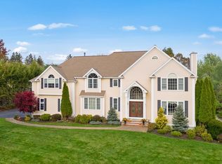 7 Coventry Ln, Andover, MA 01810