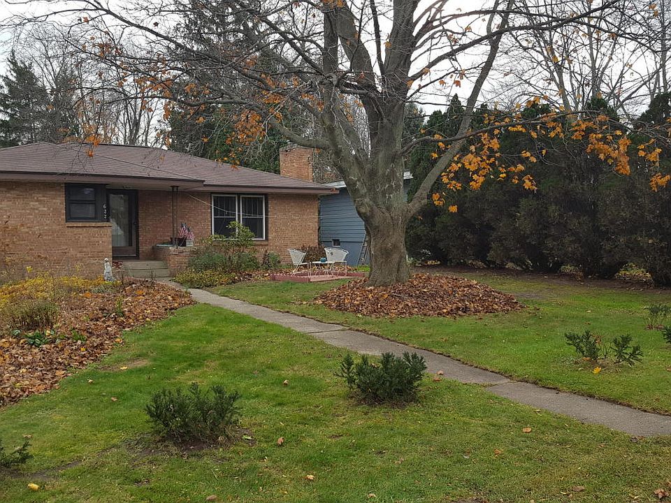 1st image of 622 W 27th St