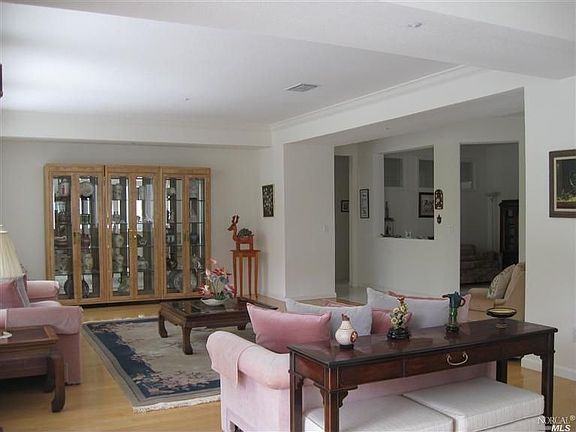 2nd image of 203 Moulton Ct