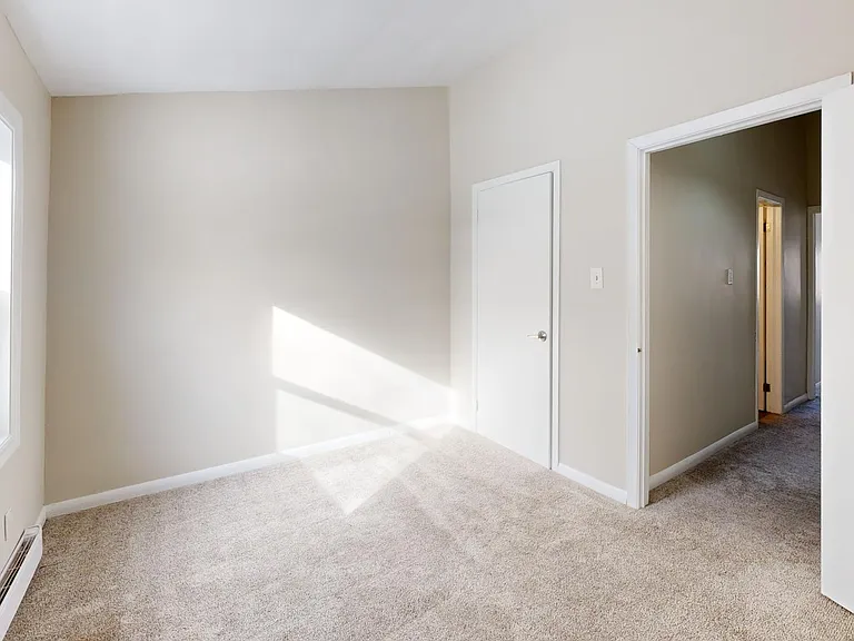 144 Arbour Glen Cres #1 — Photo 21