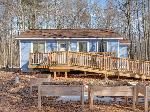 7174 Oak Hollow Trl, Lake, MI 48632