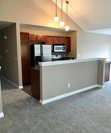 4th image of 5708 Hampshire Ln