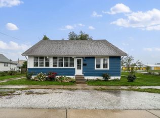 406 Thomas St, Crown Point, IN 46307