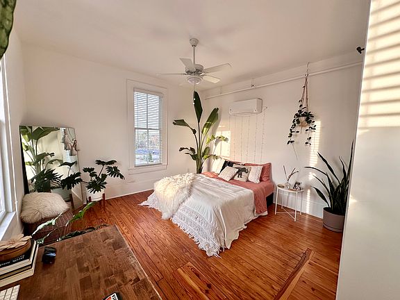 4th image of 9 Hill St #11
