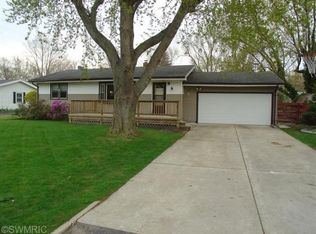 2804 N Trail Ln, Saint Joseph, MI 49085