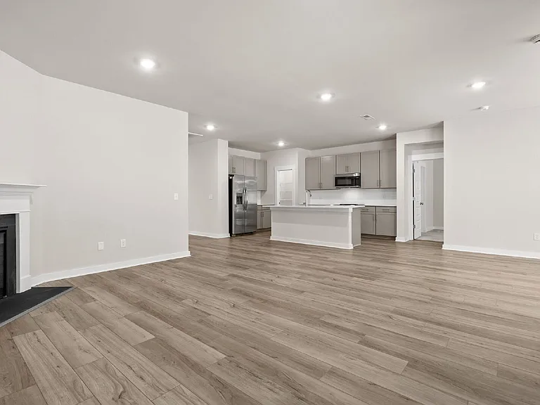 1145 Ross Farms Blvd — Photo 6