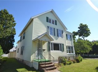 25 Holley St, Lyons, NY 14489