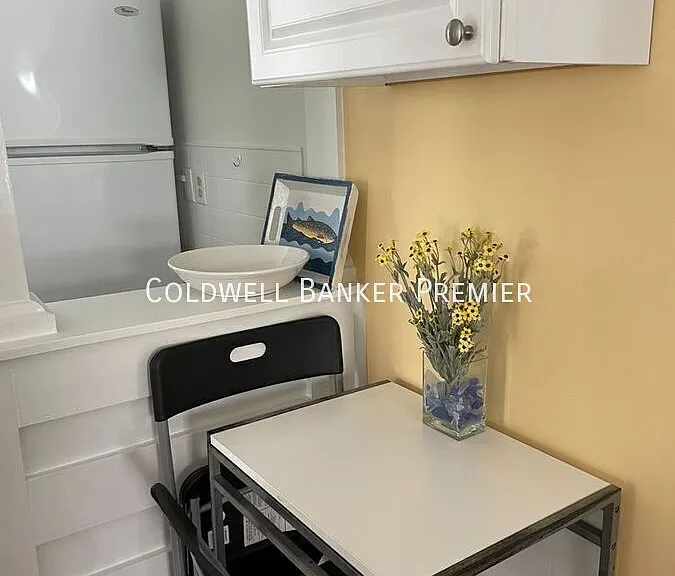 42B Delaware Ave — Photo 8