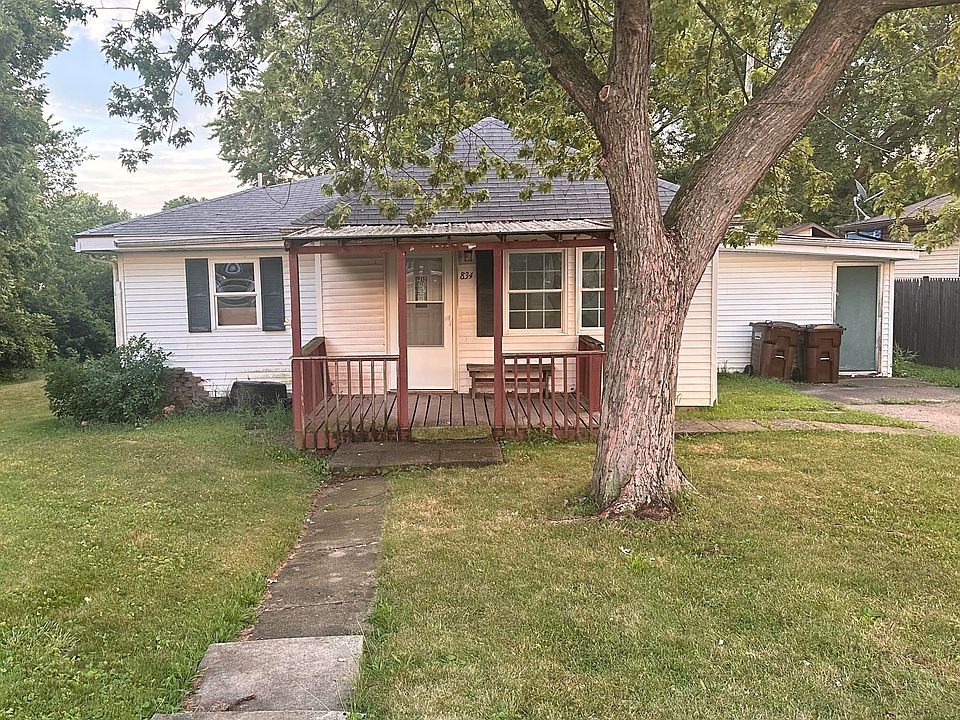 1st image of 834 3rd Ave