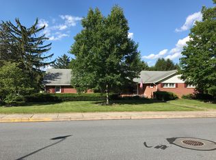 993 Lincoln Heights Ave, Ephrata, PA 17522