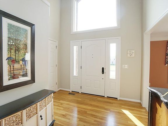 3rd image of 7350 Saint Ives Pl