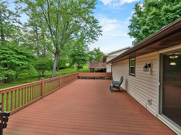 3rd image of 2037 Anthony Dr