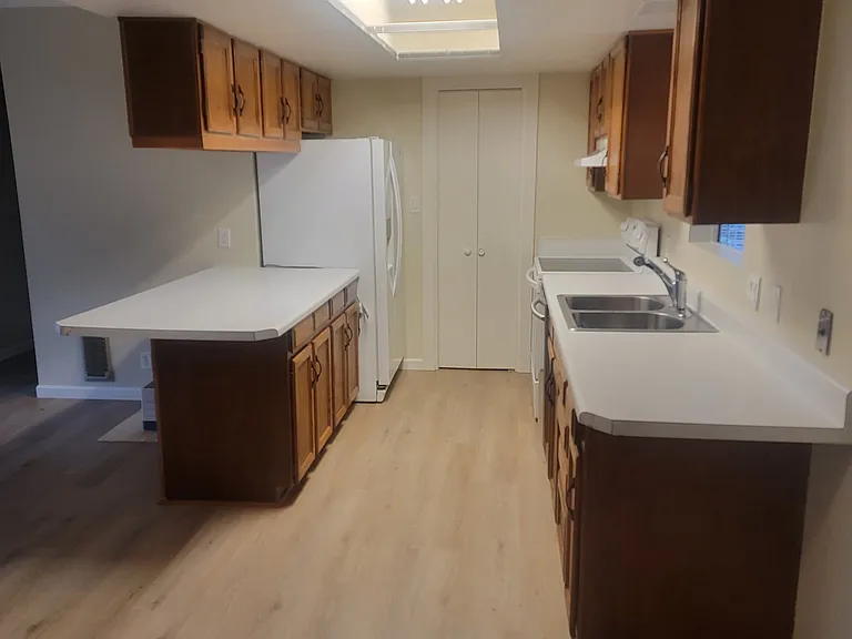 416 E Forest Dr — Photo 3