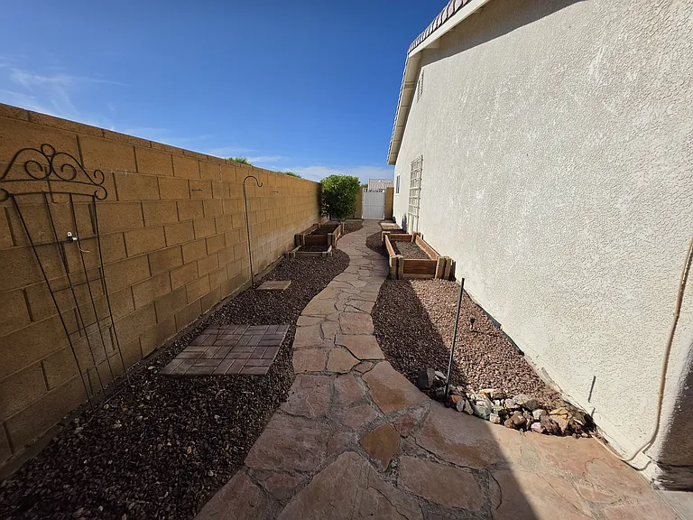 10667 E 34th Pl — Photo 15