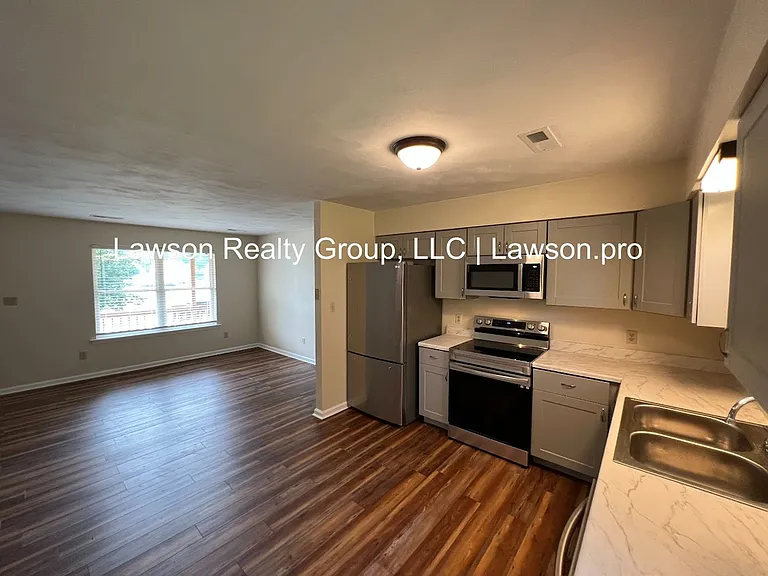 7th St 306-8 — Photo 9